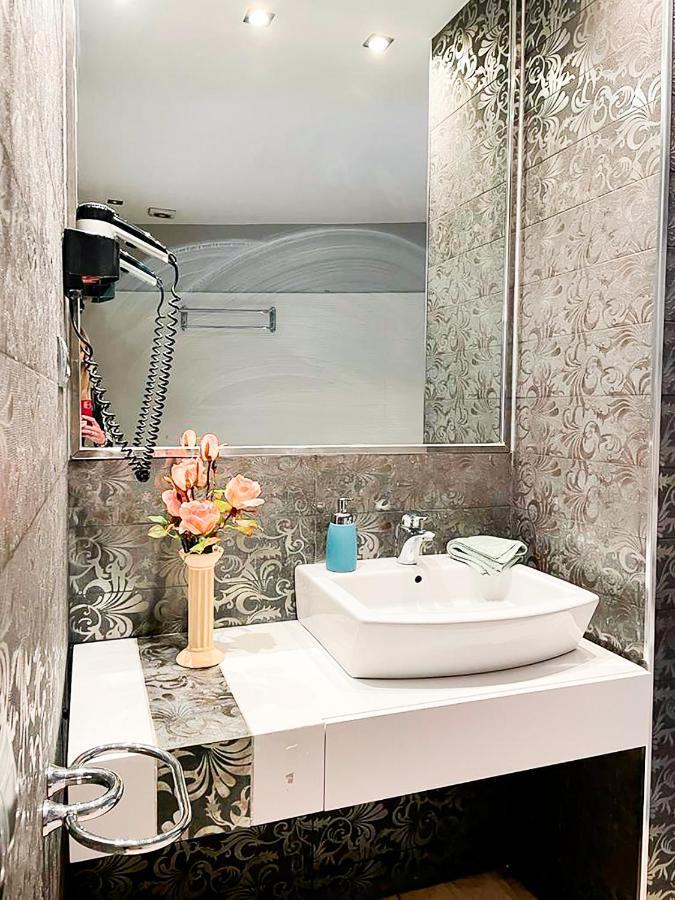 By La Rambla Rooms Βαρκελώνη Εξωτερικό φωτογραφία