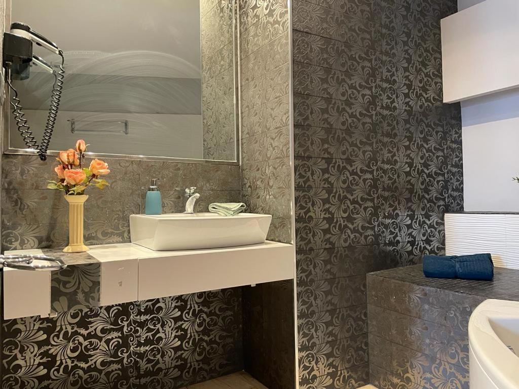By La Rambla Rooms Βαρκελώνη Εξωτερικό φωτογραφία
