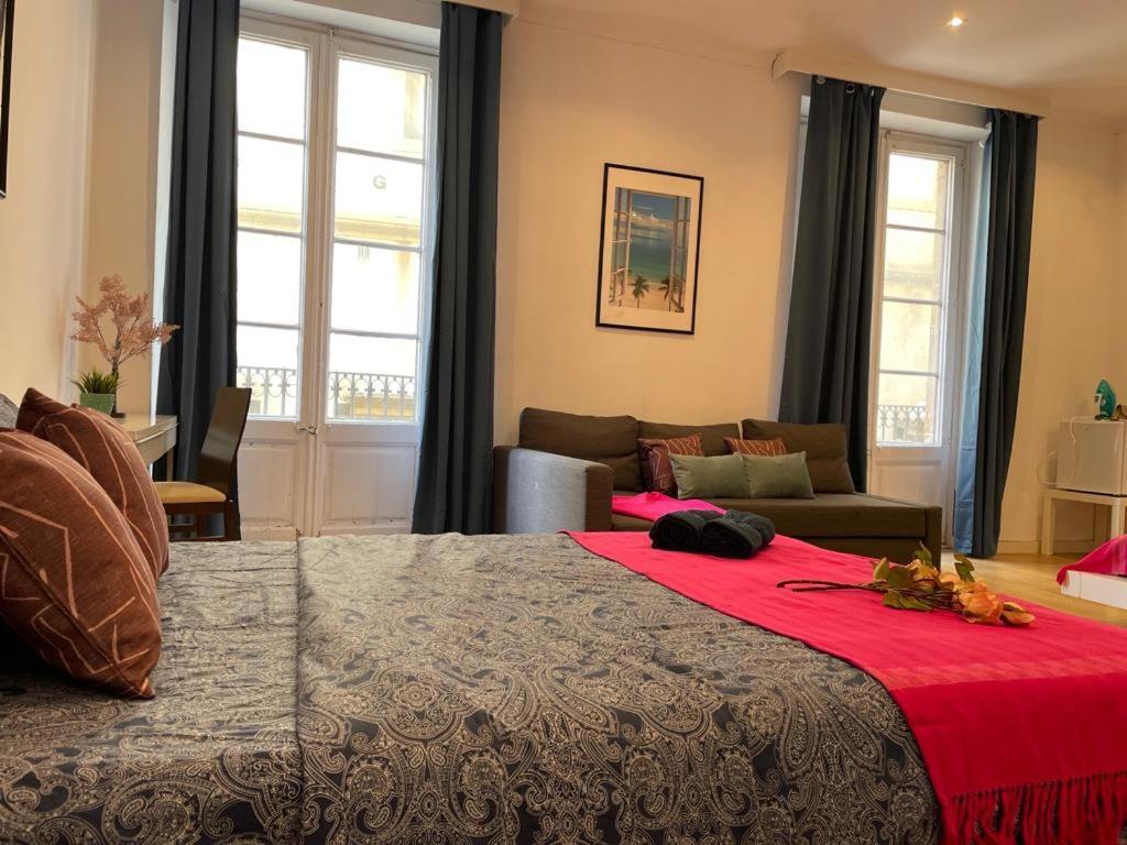 By La Rambla Rooms Βαρκελώνη Εξωτερικό φωτογραφία